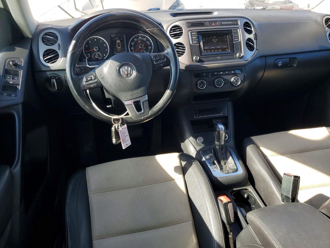 Volkswagen Tiguan S