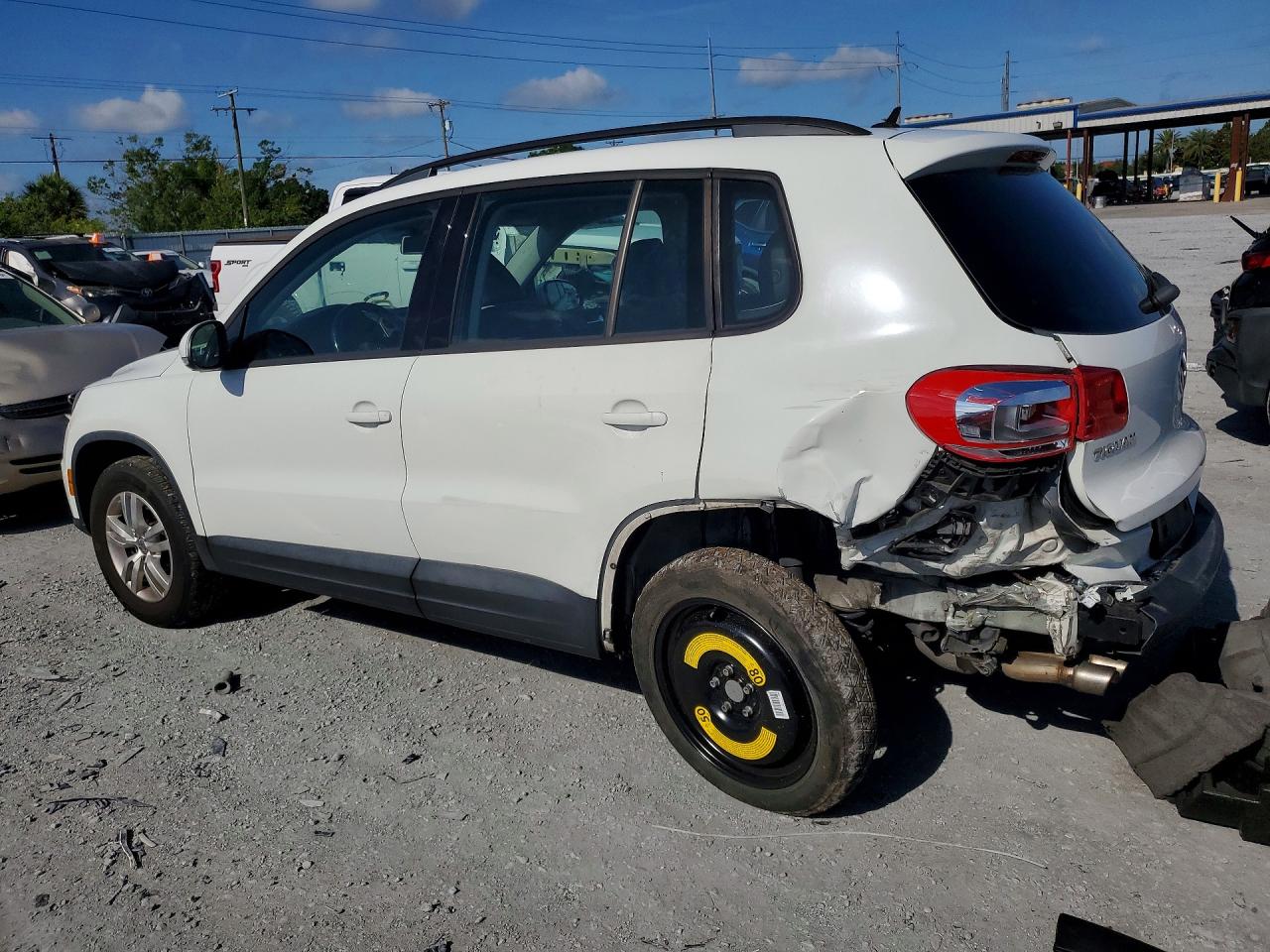 Volkswagen Tiguan S
