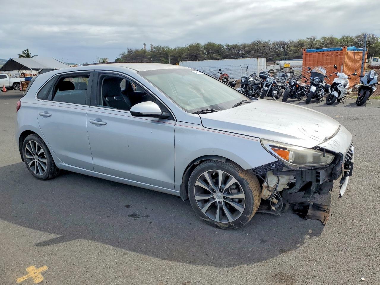 Hyundai ELANTRA Base
