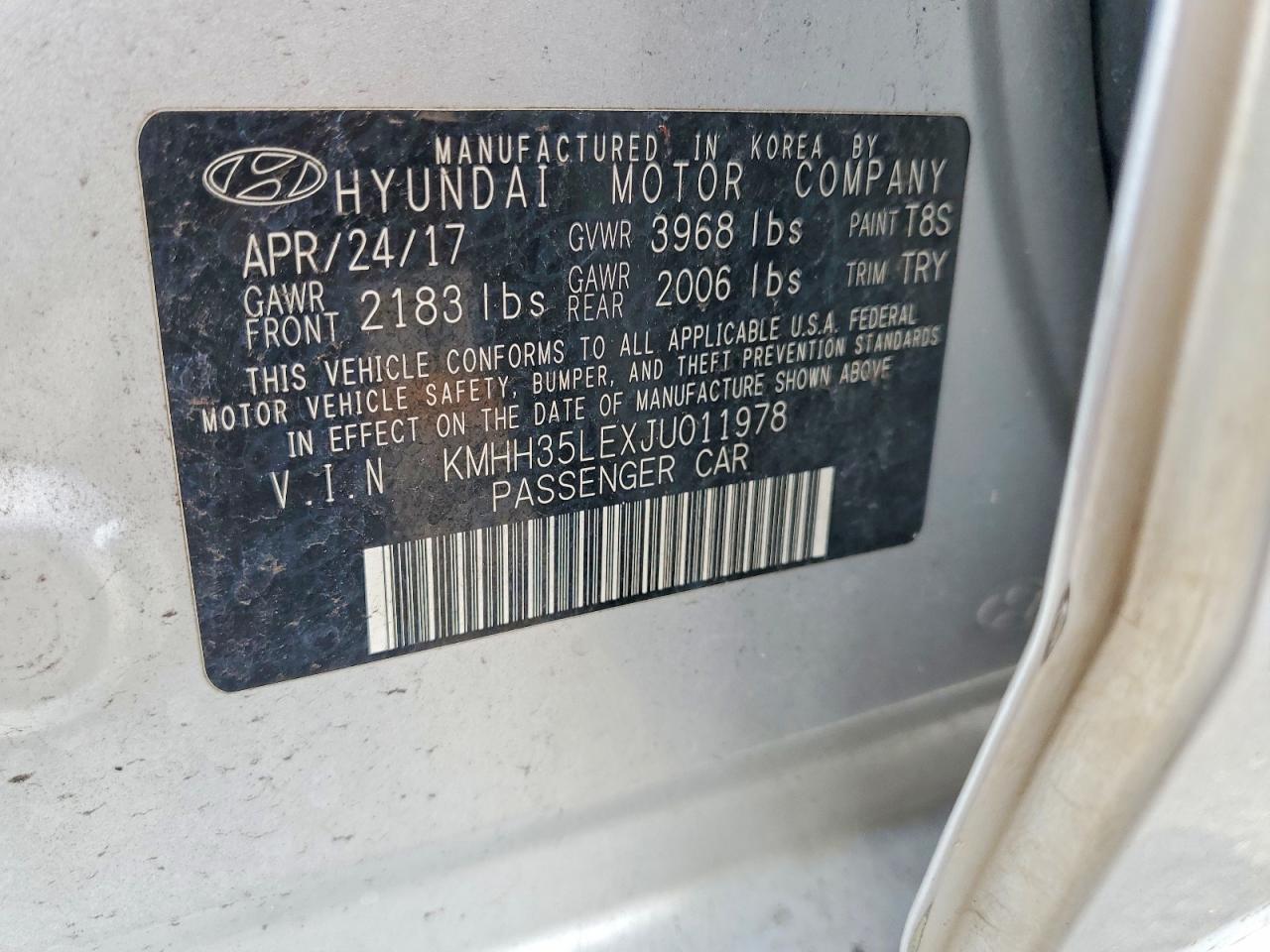 Hyundai ELANTRA Base