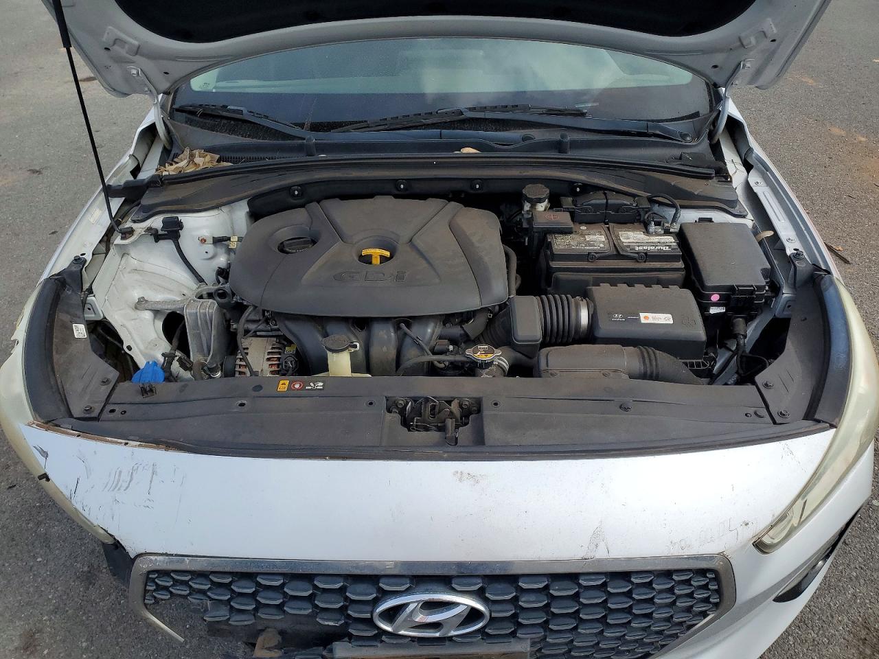 Hyundai ELANTRA Base