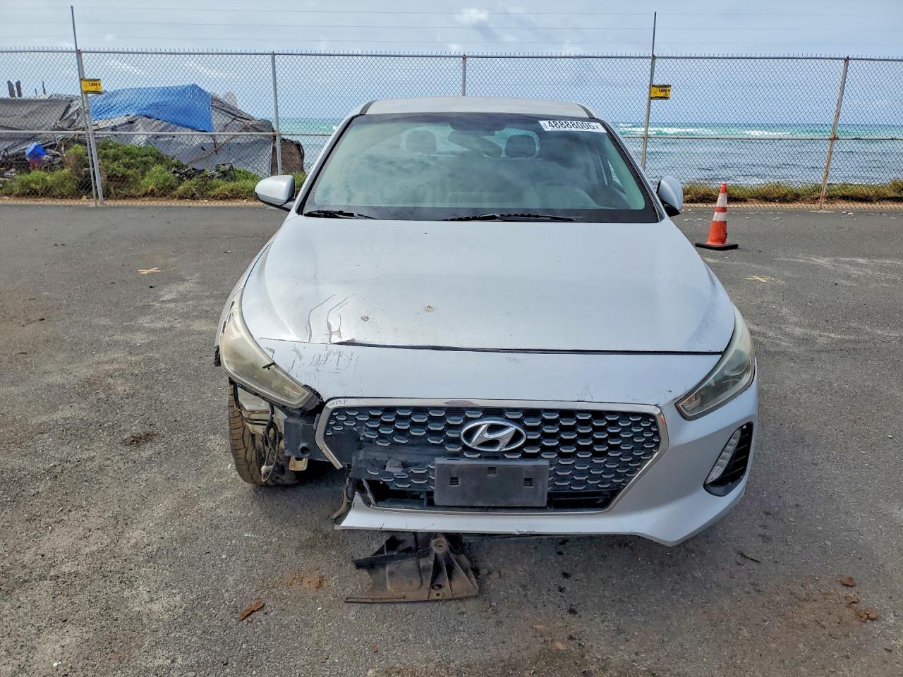 Hyundai ELANTRA Base