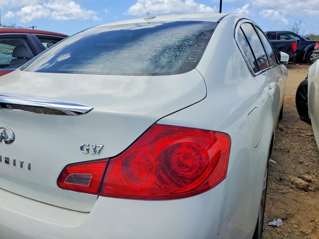 INFINITI G37 Journey
