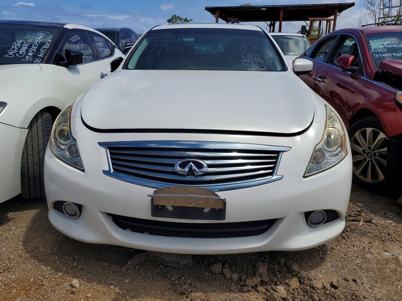 INFINITI G37 Journey