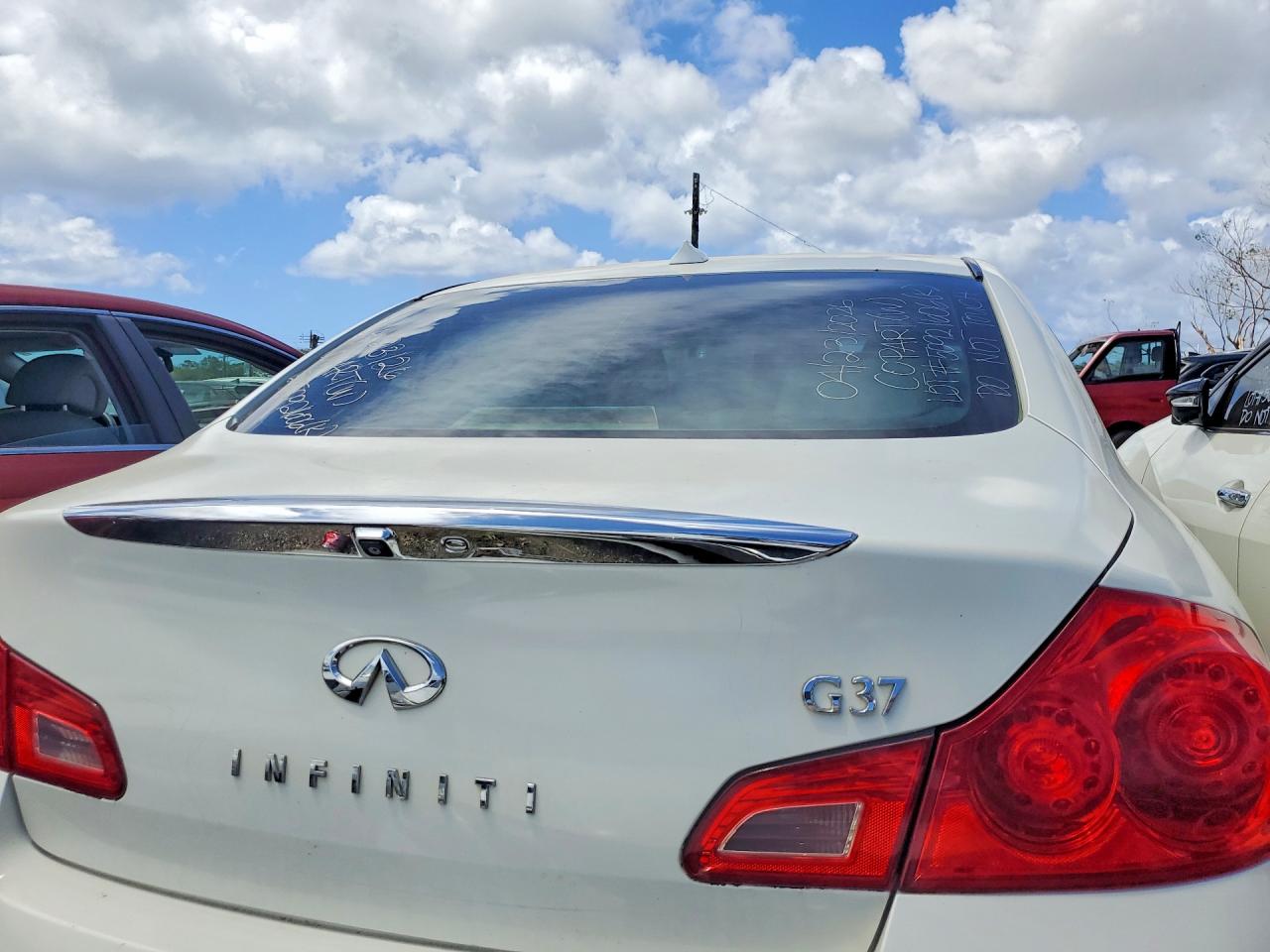 INFINITI G37 Journey