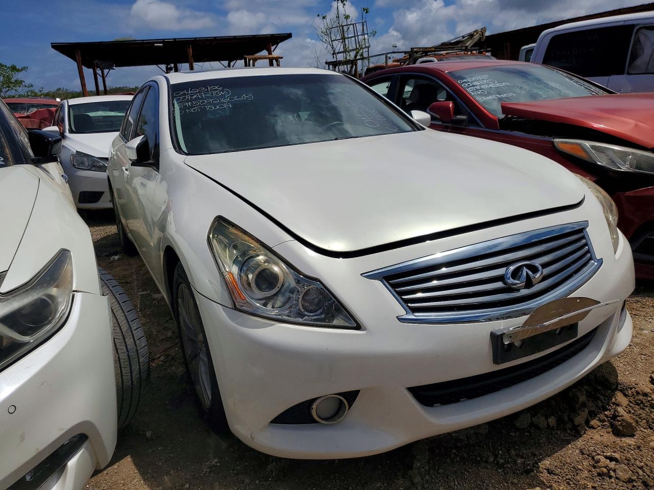 INFINITI G37 Journey