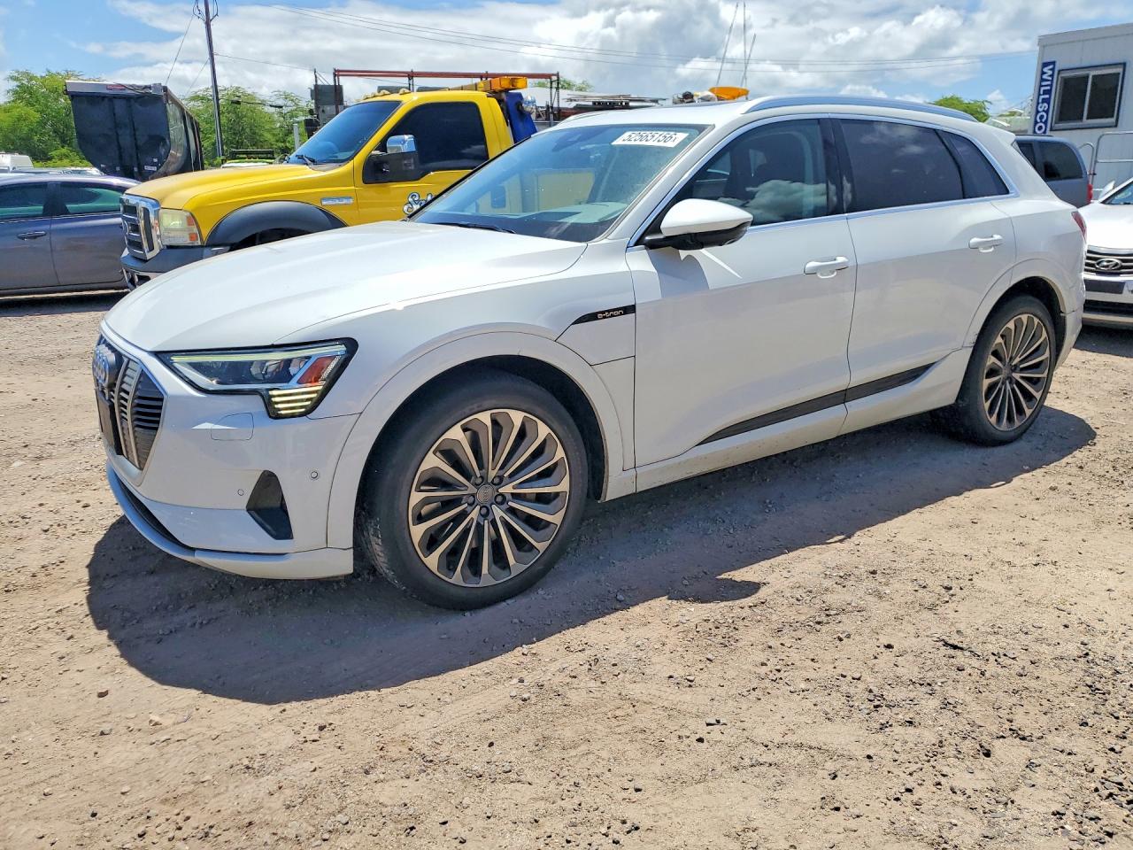 Salvage Audi e-tron Image