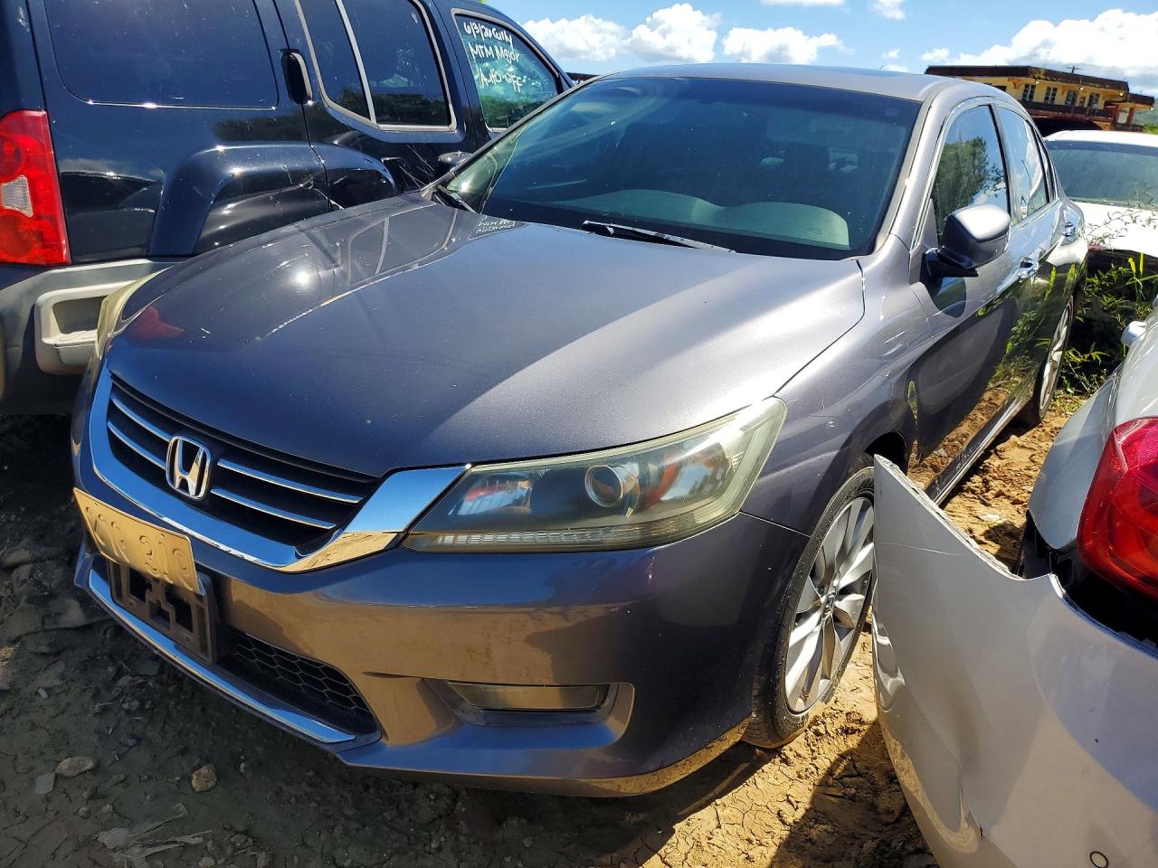 Salvage Honda Accord Image