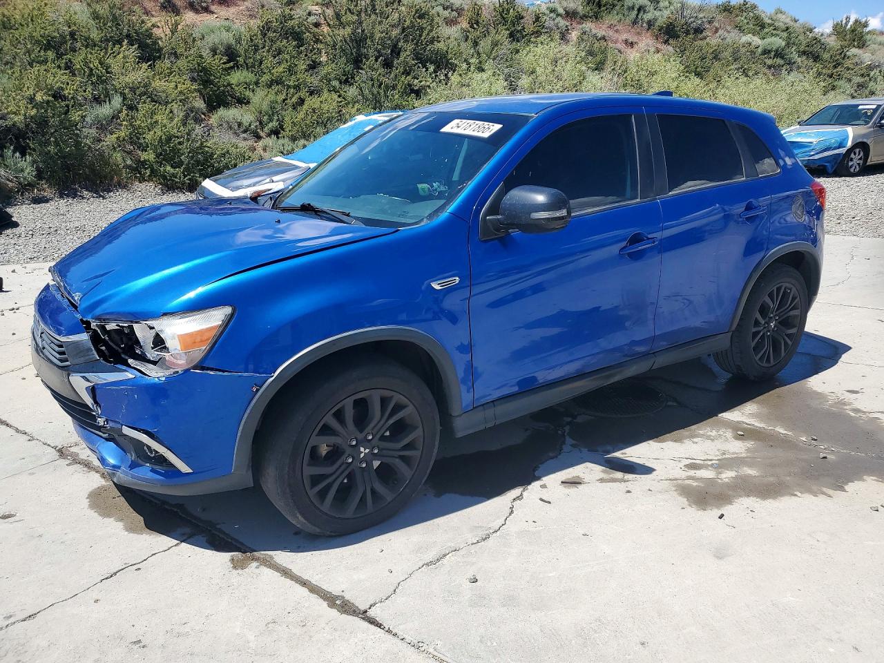 Salvage Mitsubishi Outlander Image