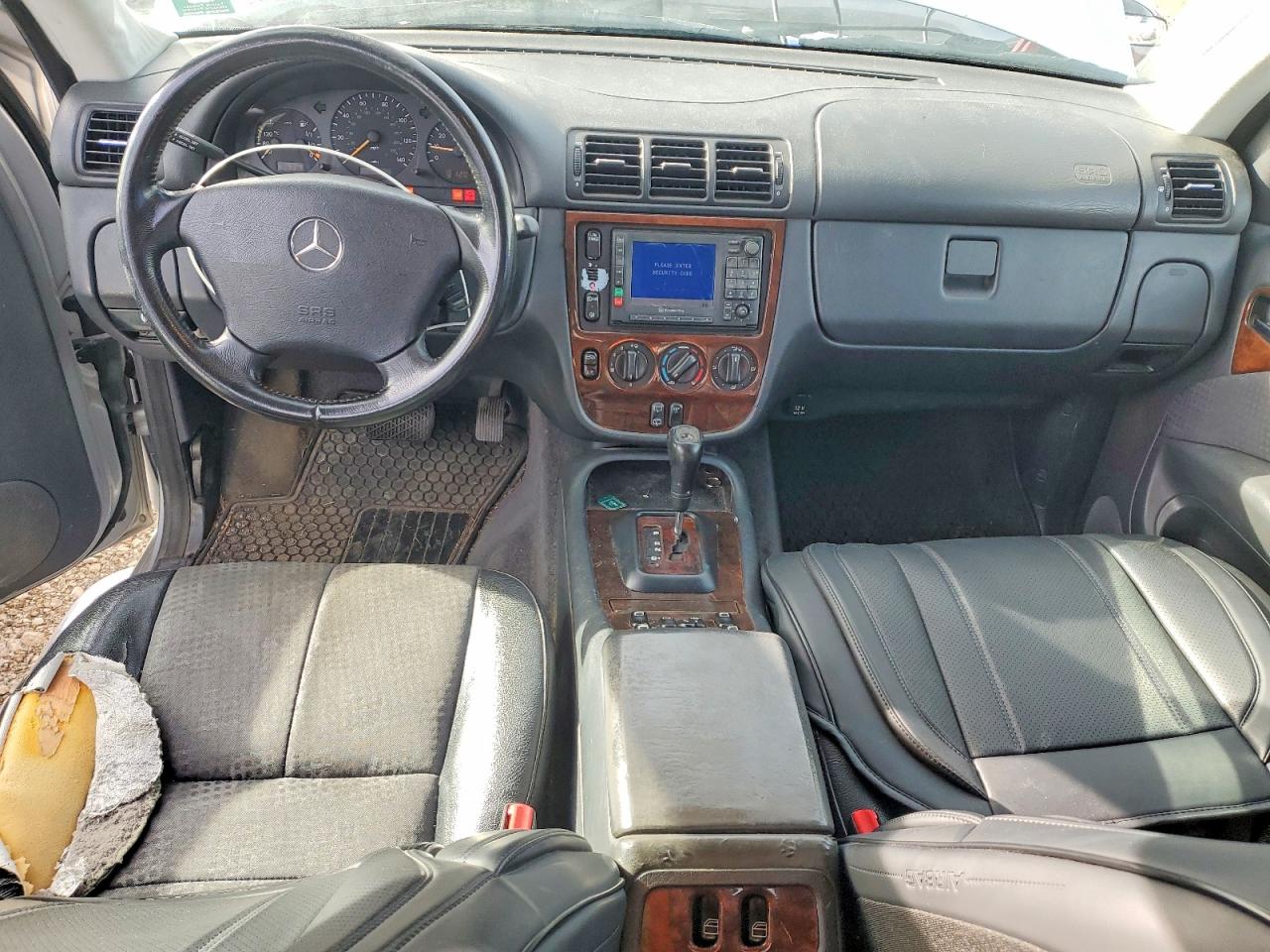 Mercedes-Benz M-Class 320
