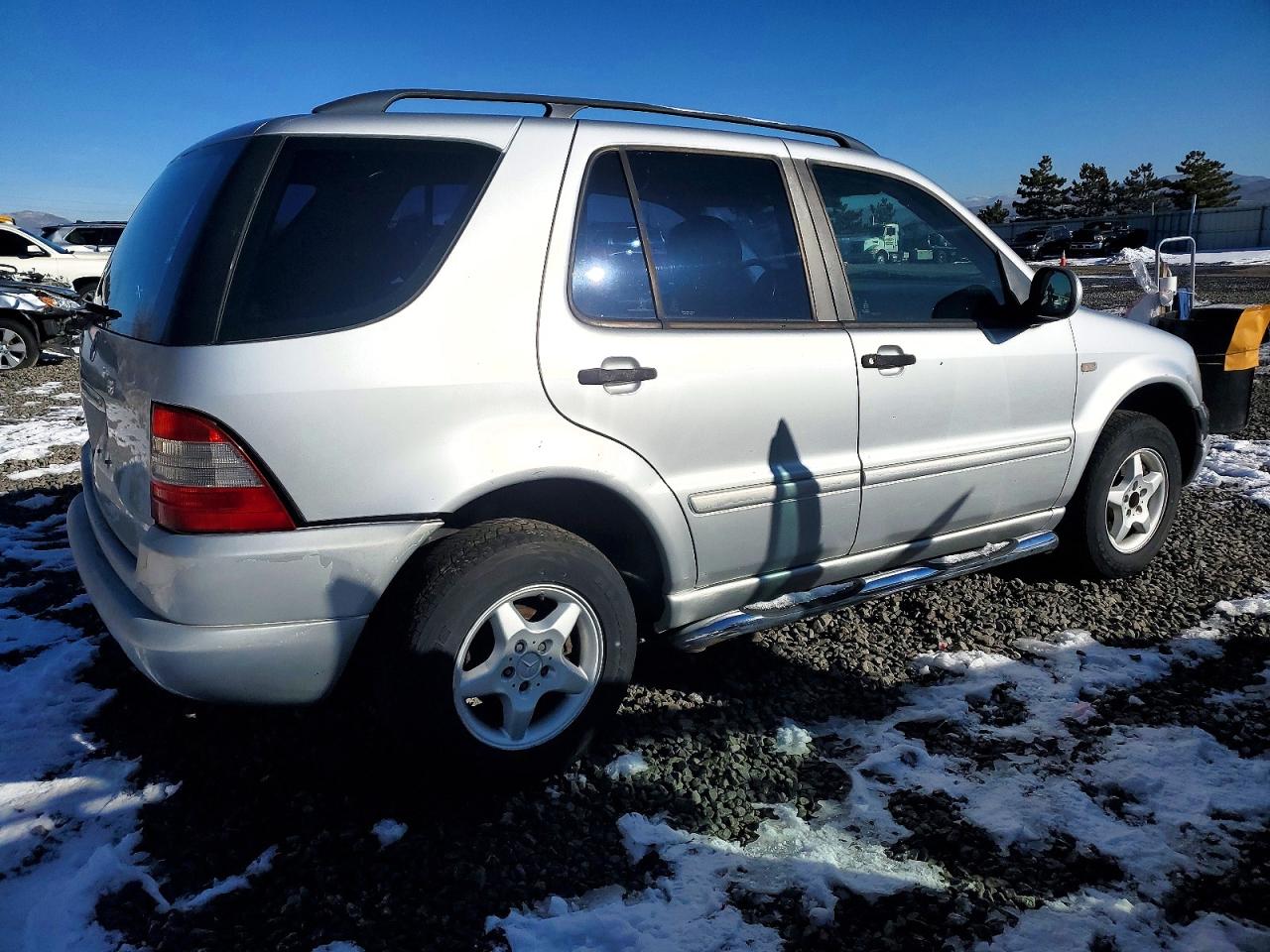 Mercedes-Benz M-Class 320