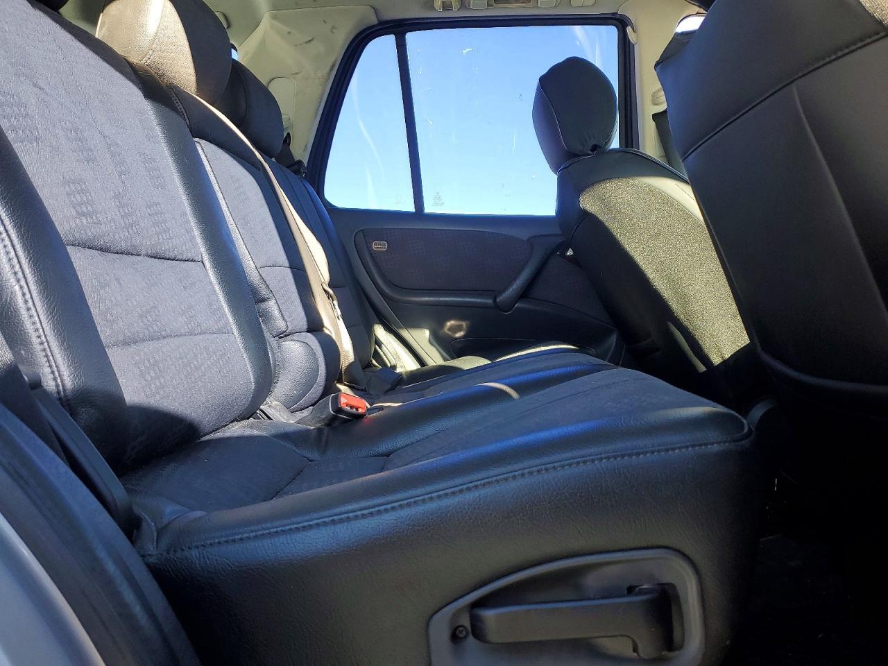 Mercedes-Benz M-Class 320
