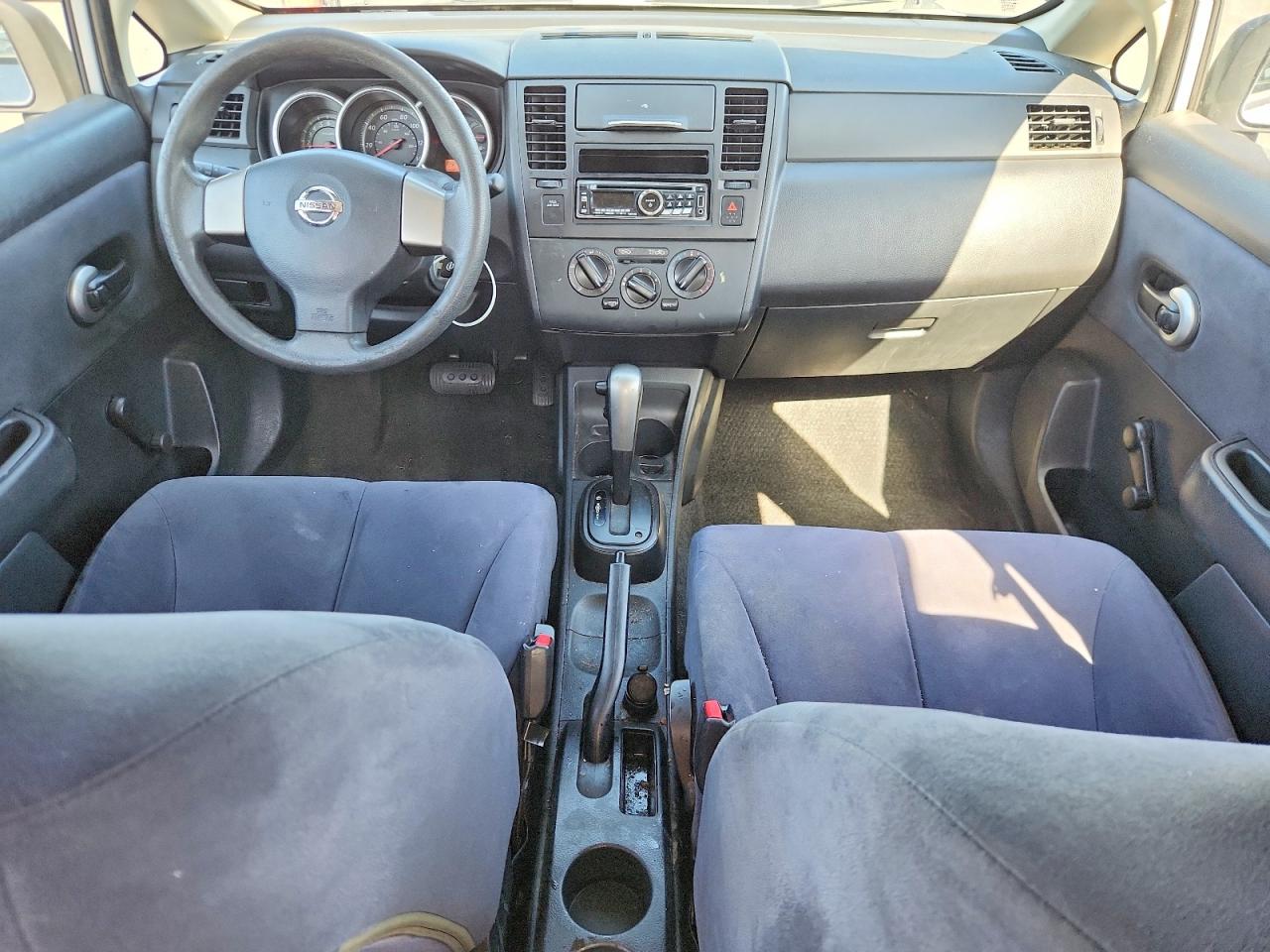 Nissan Versa 1.6 Base