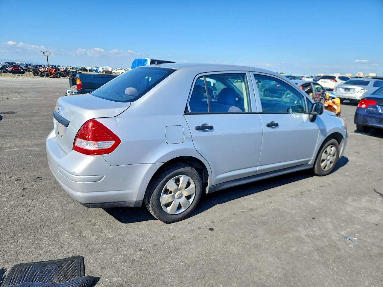 Nissan Versa 1.6 Base