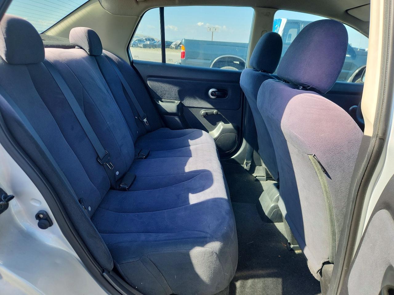 Nissan Versa 1.6 Base