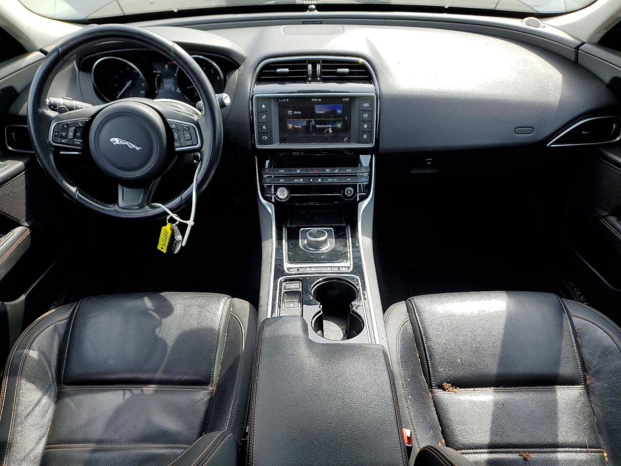 Jaguar XE Prestige