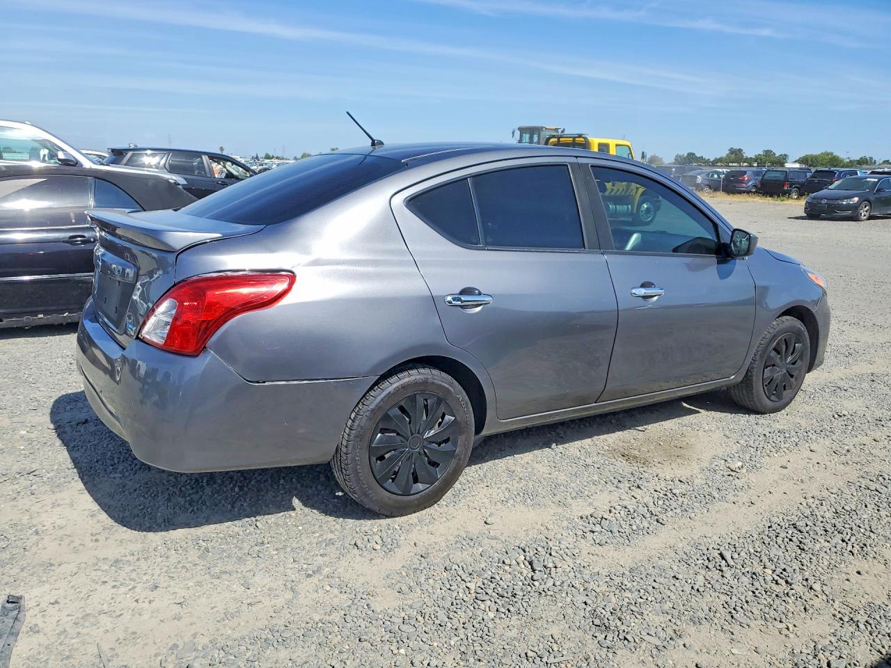 Nissan Versa 1.6 Sv
