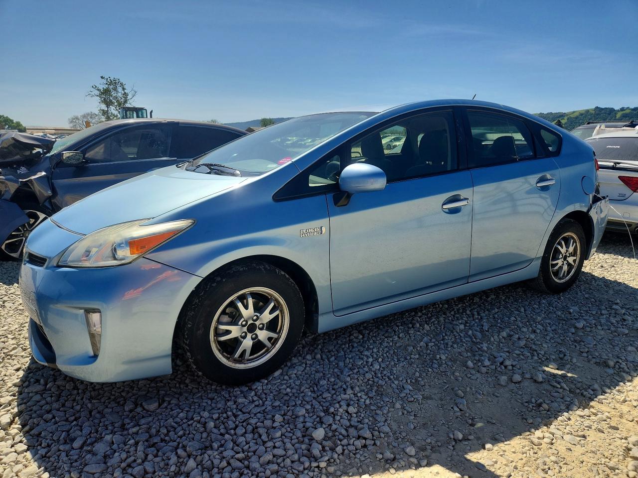 Salvage Toyota Prius Image