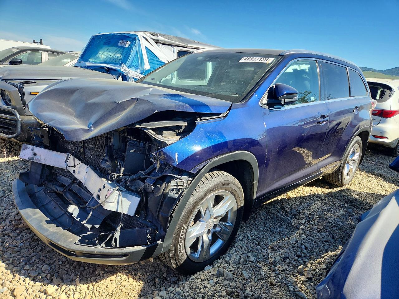 Salvage Toyota Highlander Image