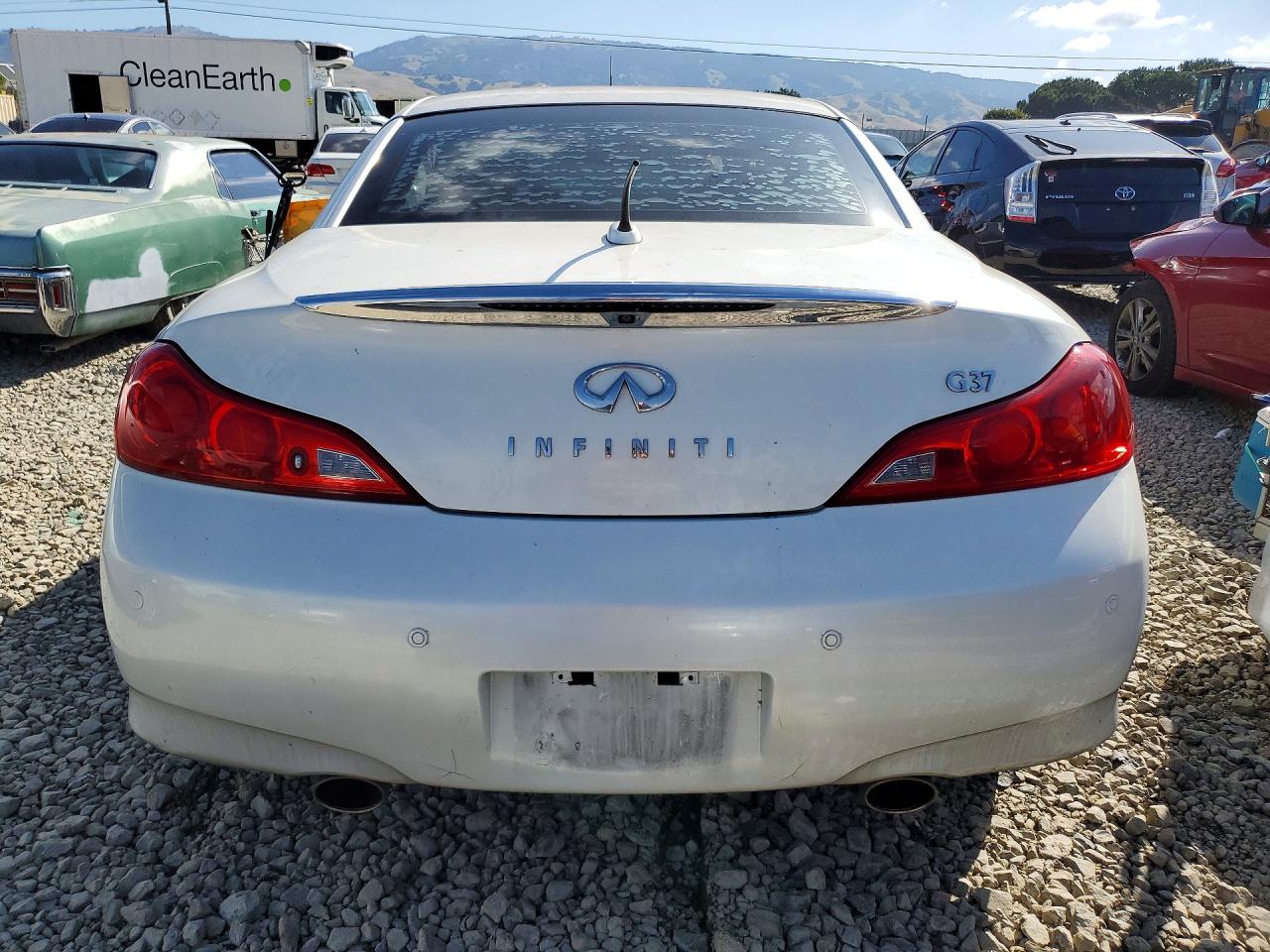 INFINITI G37 Conver Base