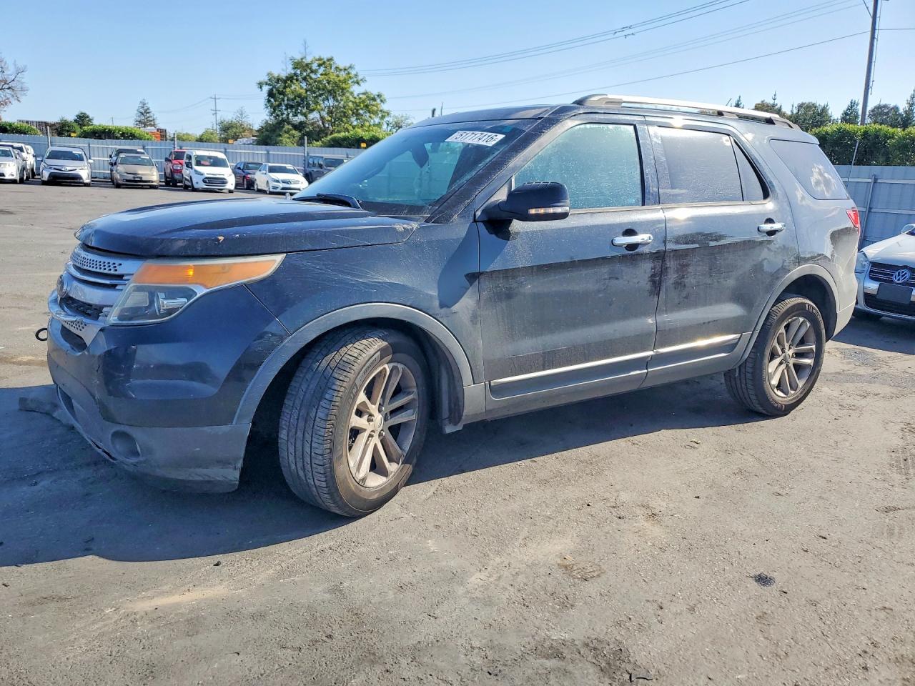 Salvage Ford Explorer Image