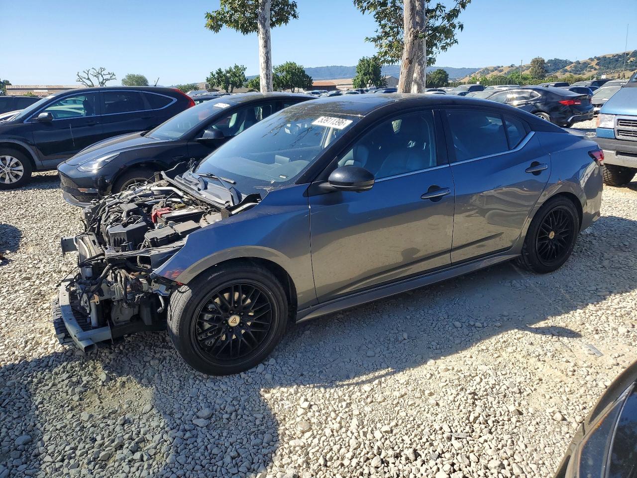 Salvage Nissan Sentra Image