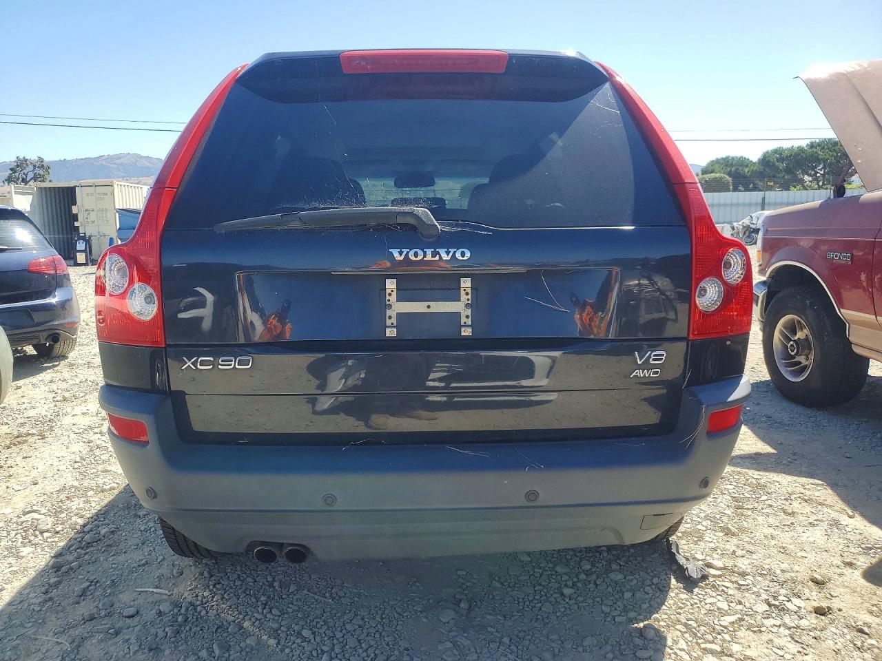 Volvo XC90 V8