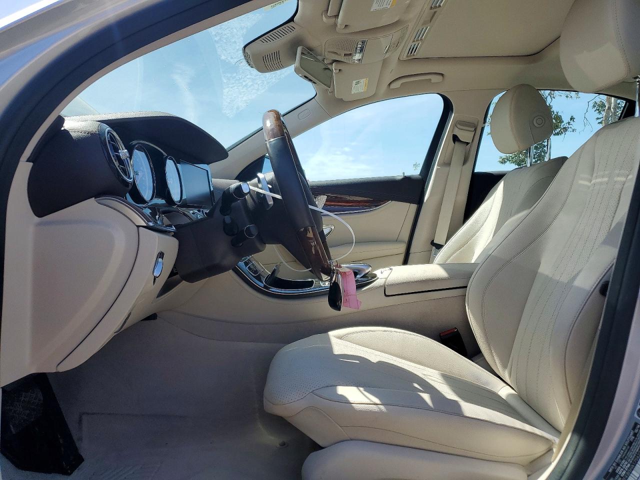 Mercedes-Benz E-Class 300