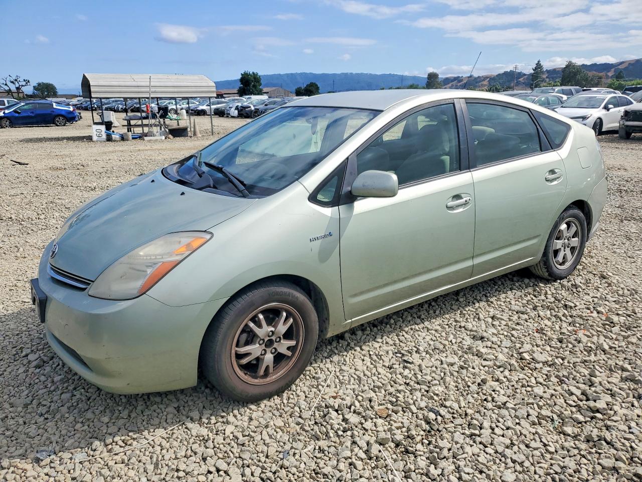 Salvage Toyota Prius Image