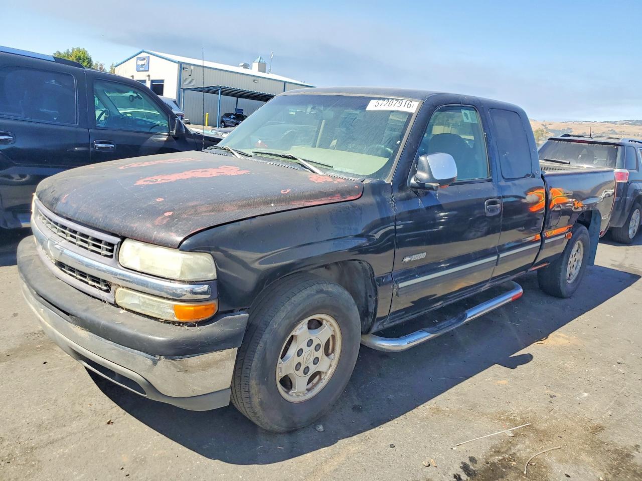Salvage Chevrolet Silverado Image