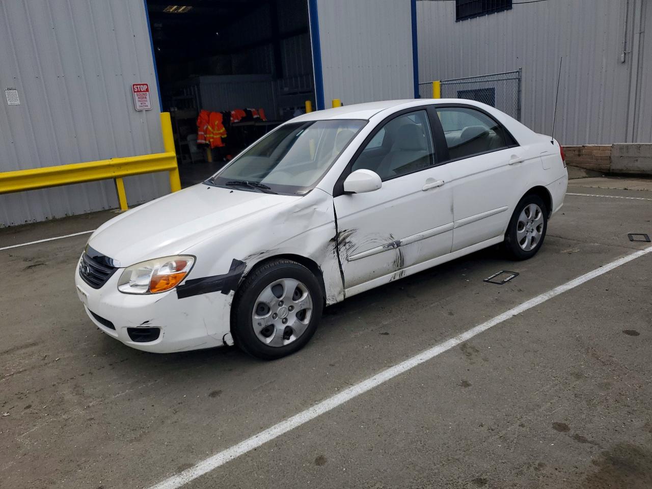 Salvage Kia Spectra Image