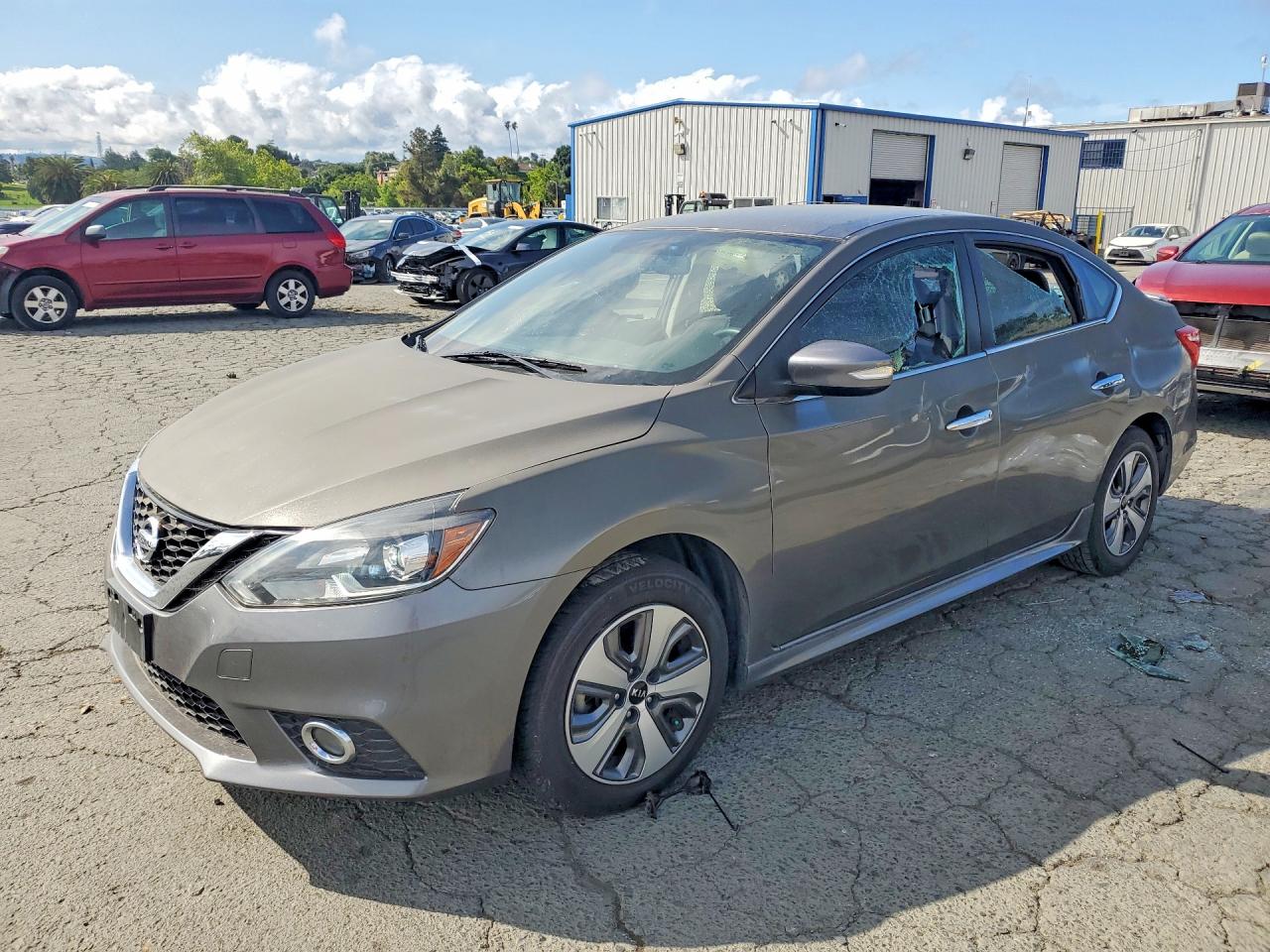 Salvage Nissan Sentra Image