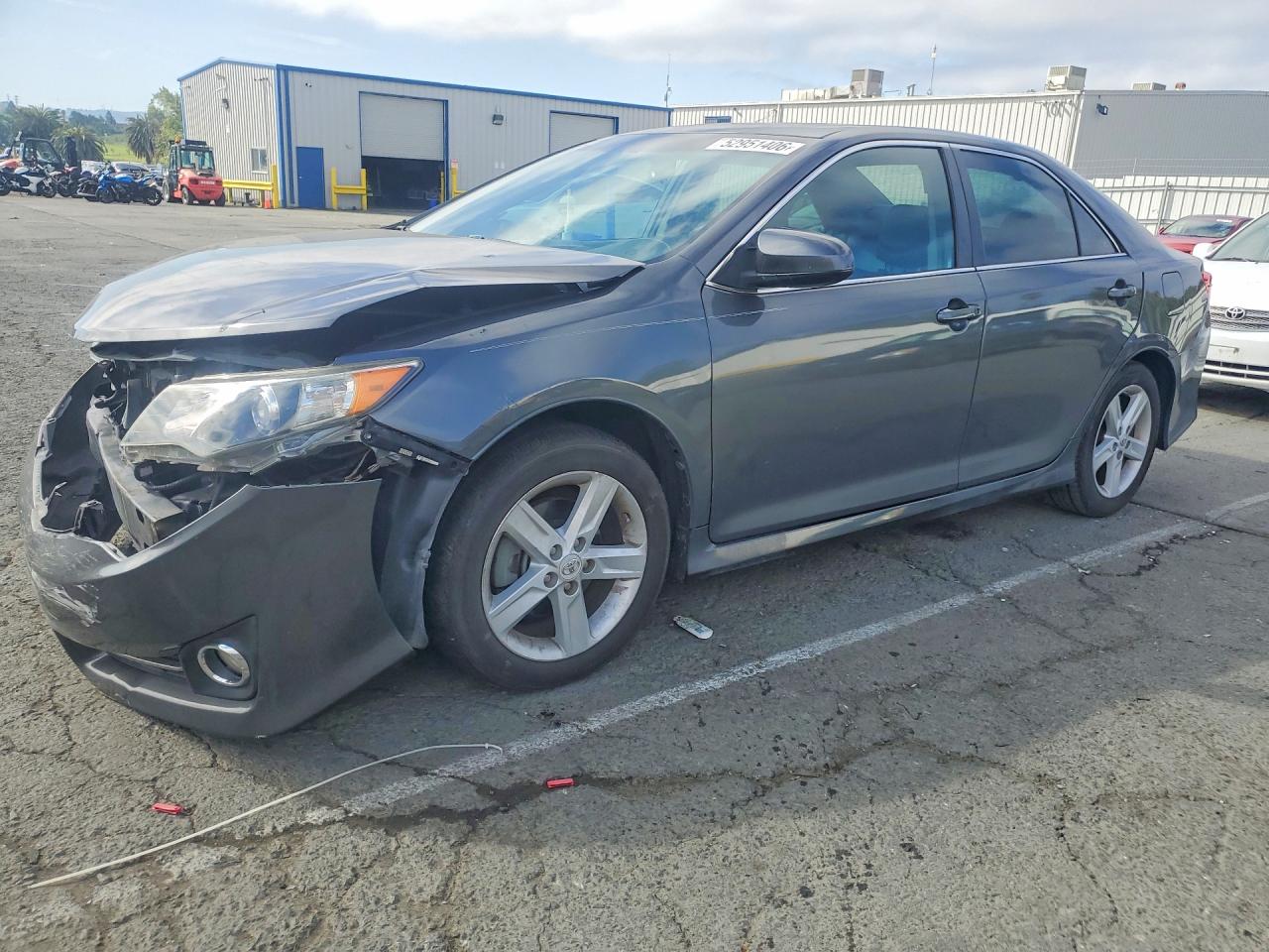 Salvage Toyota Camry Image