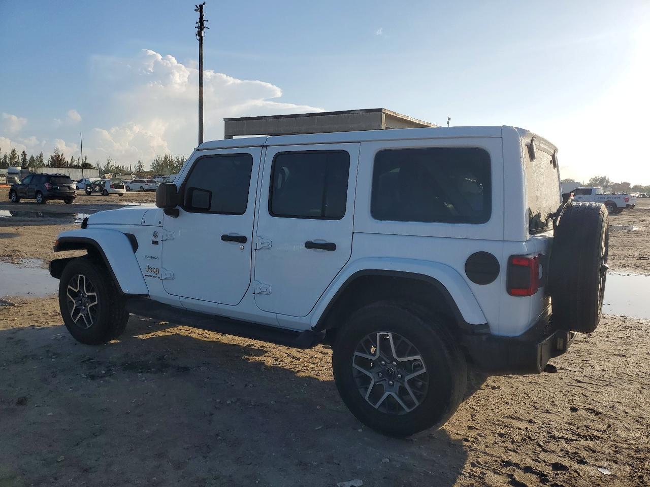 Jeep Wrangler Sahara
