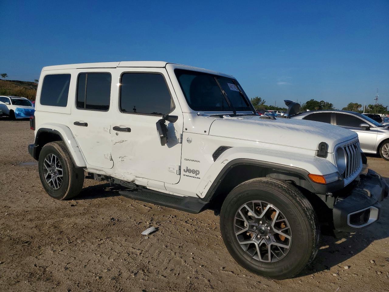 Jeep Wrangler Sahara