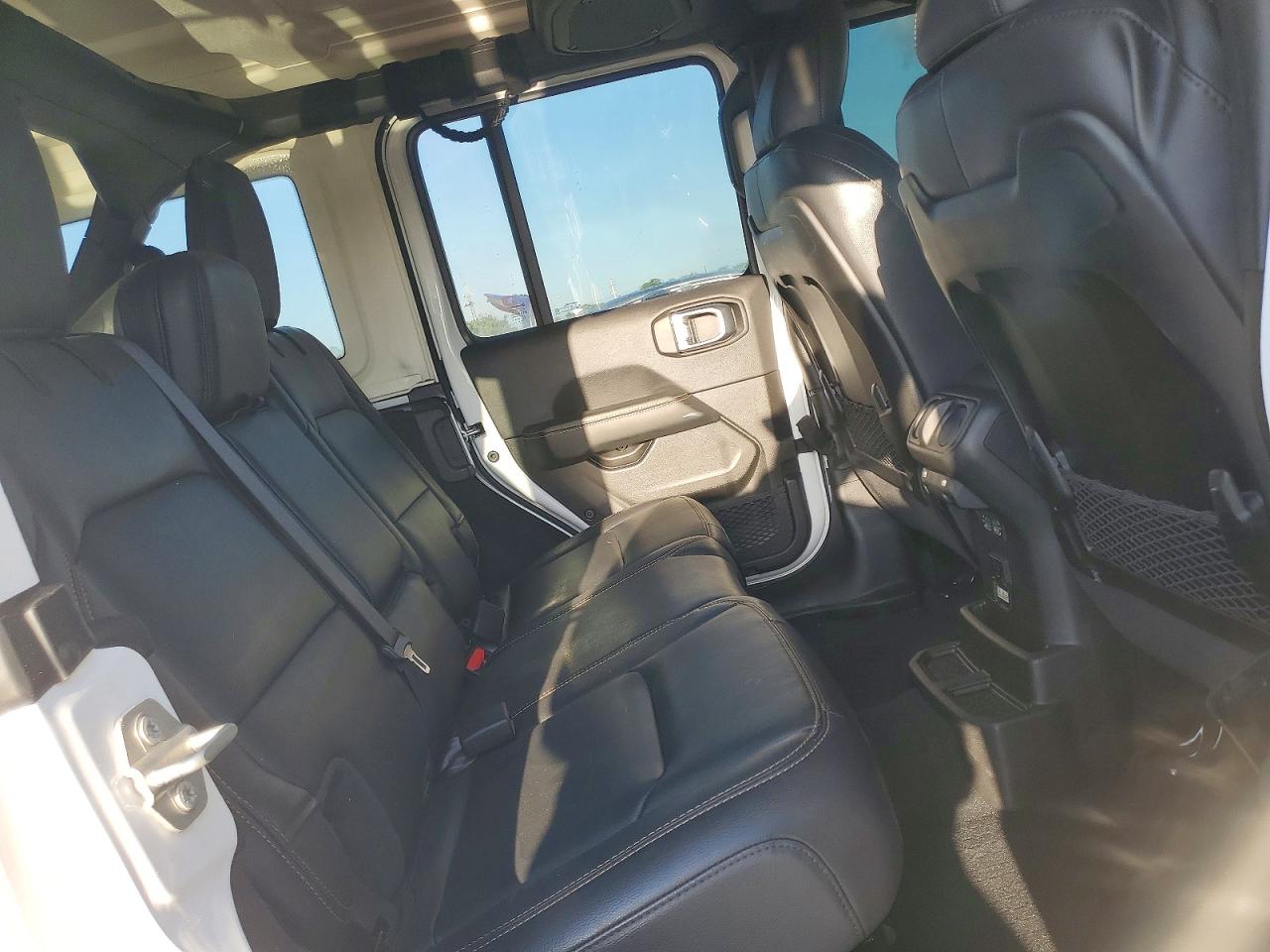 Jeep Wrangler Sahara