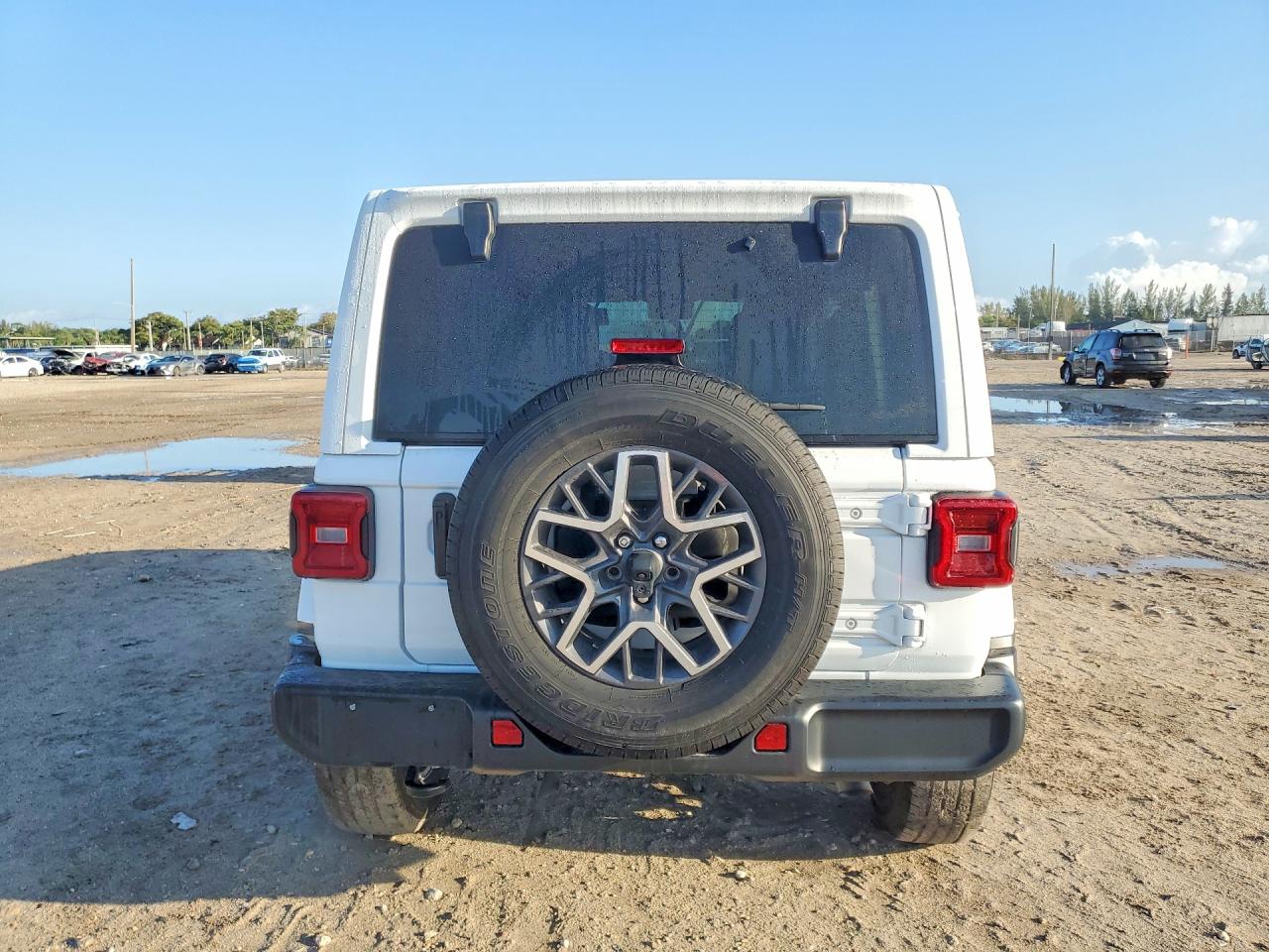 Jeep Wrangler Sahara