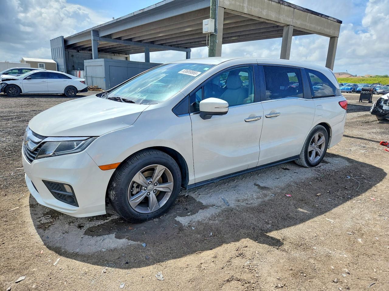 Salvage Honda Odyssey Image
