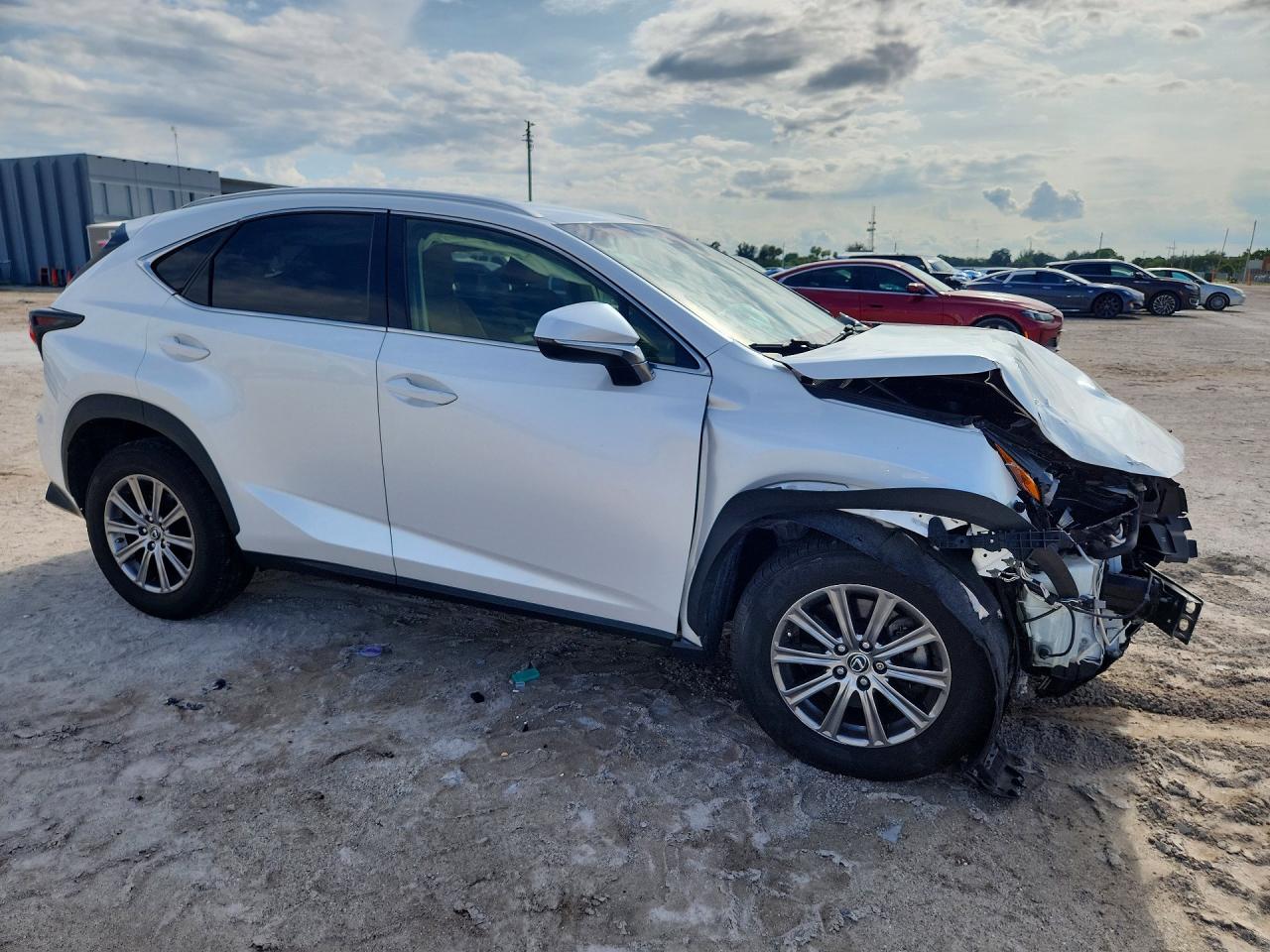 Lexus NX Base