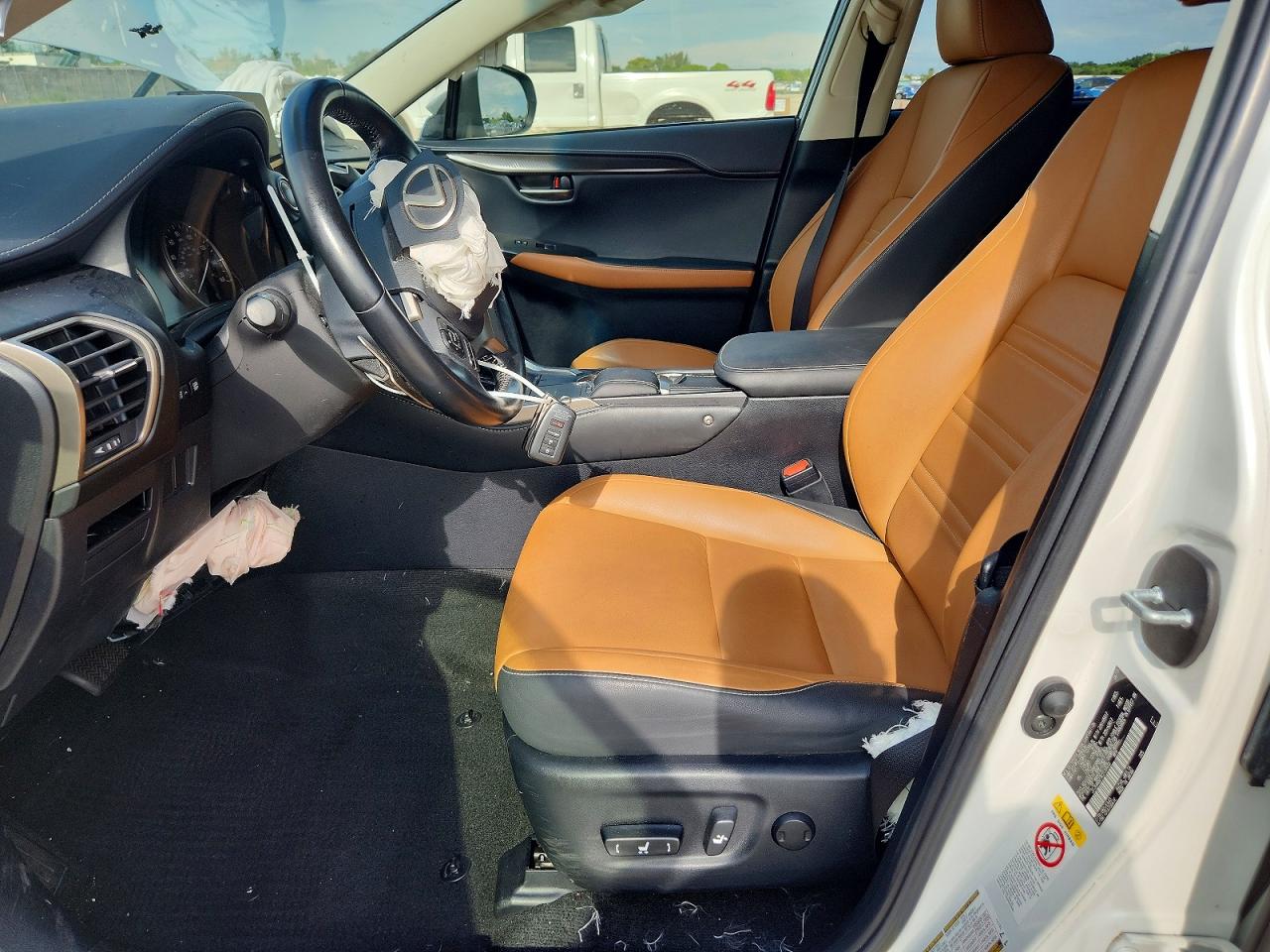 Lexus NX Base