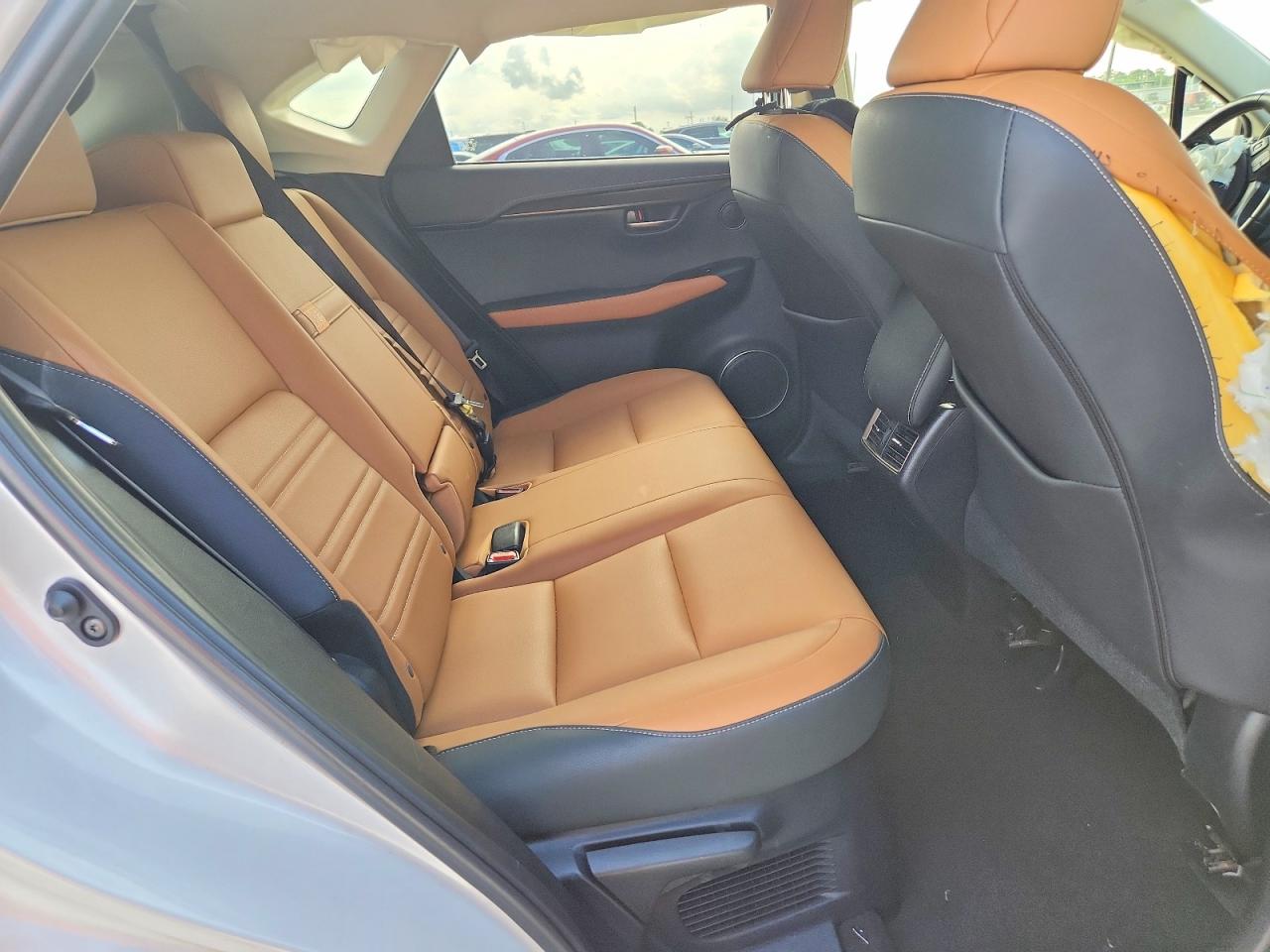 Lexus NX Base