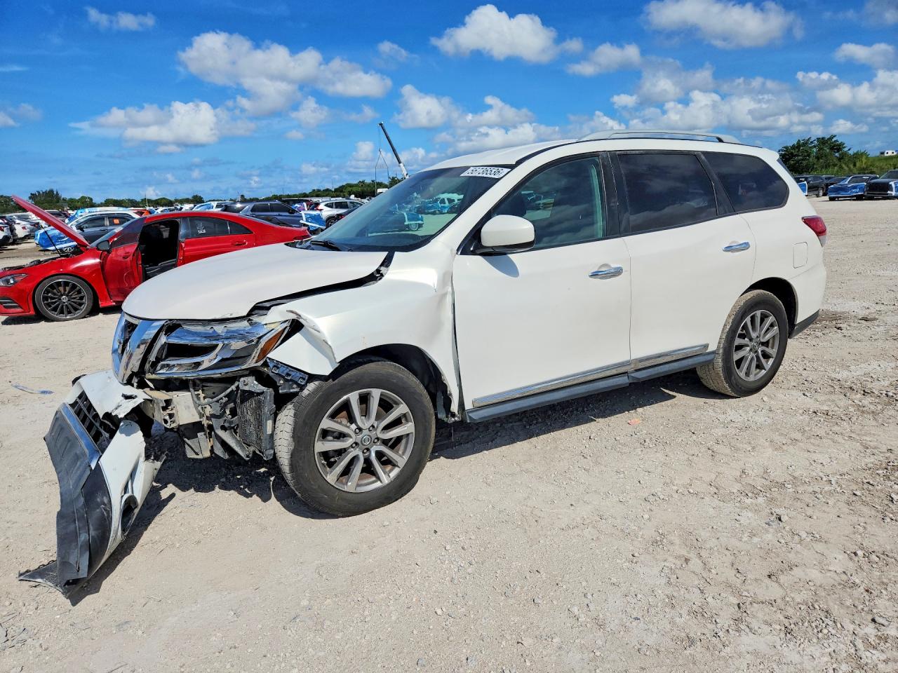 Salvage Nissan Pathfinder Image