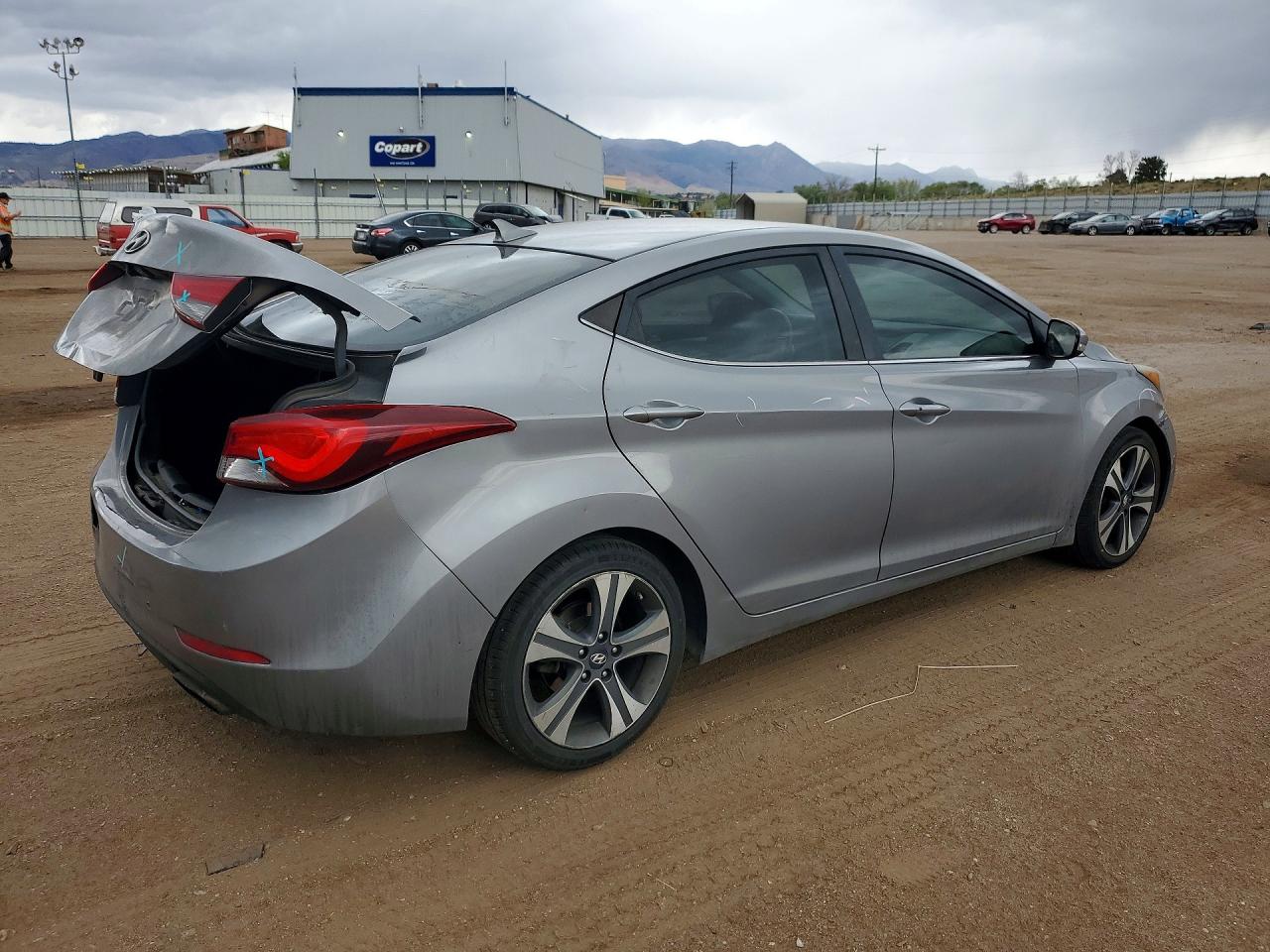Hyundai ELANTRA Sport