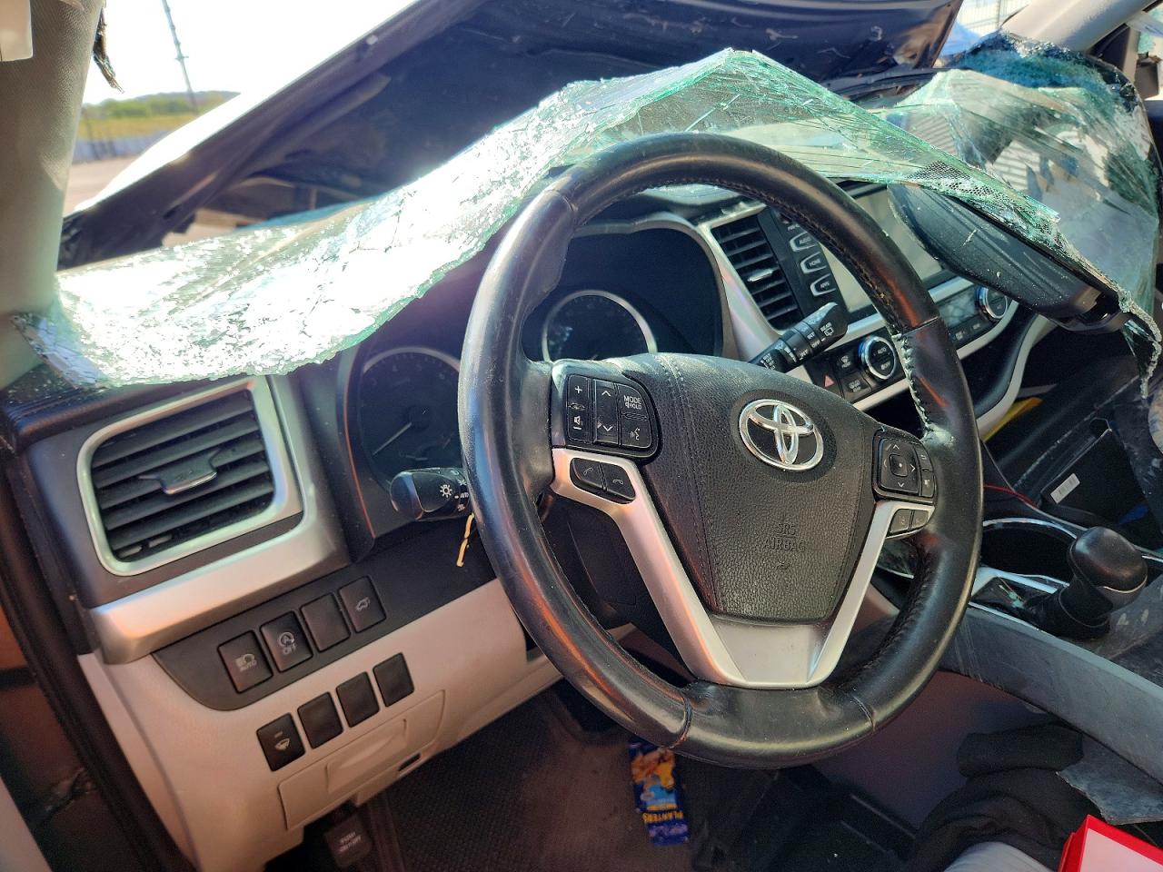Toyota Highlander Le Plus