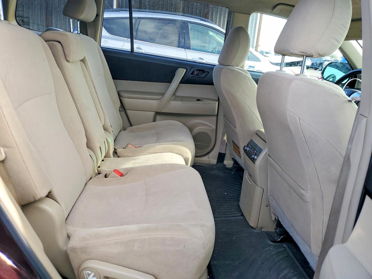 Toyota Highlander Base
