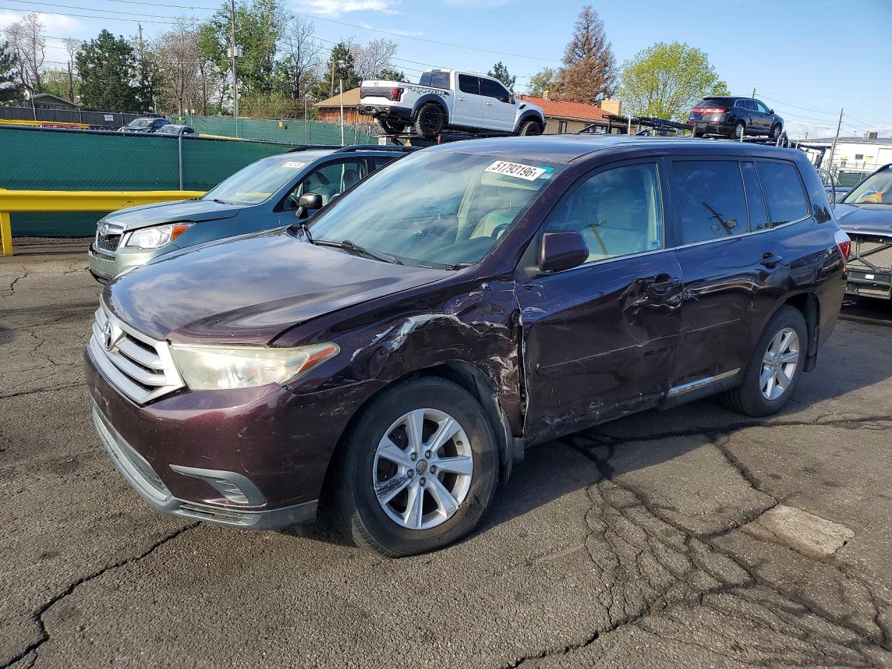 Salvage Toyota Highlander Image