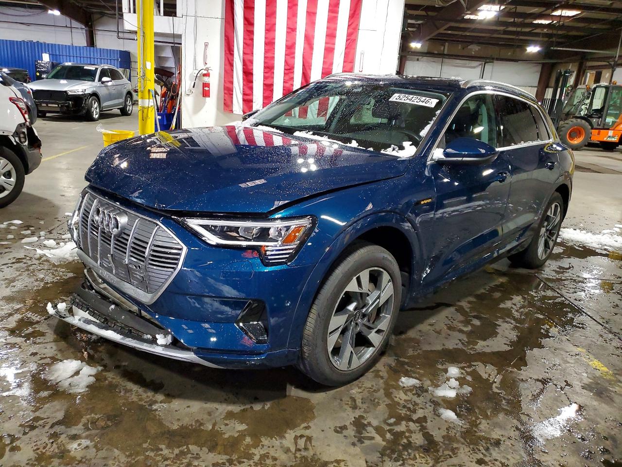 Salvage Audi e-tron Image