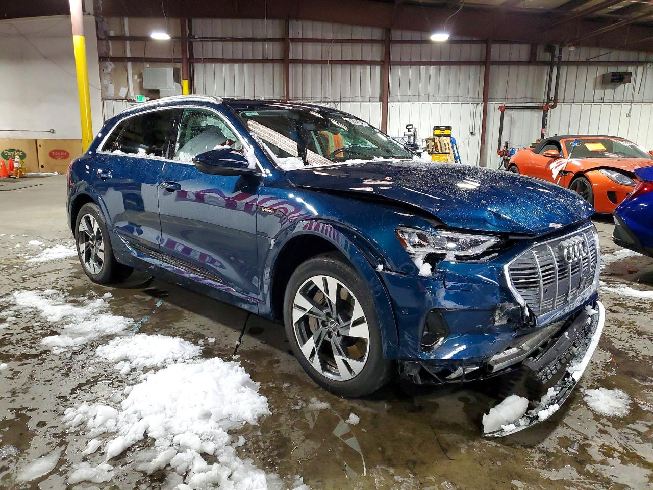 Audi e-tron Premium Plus