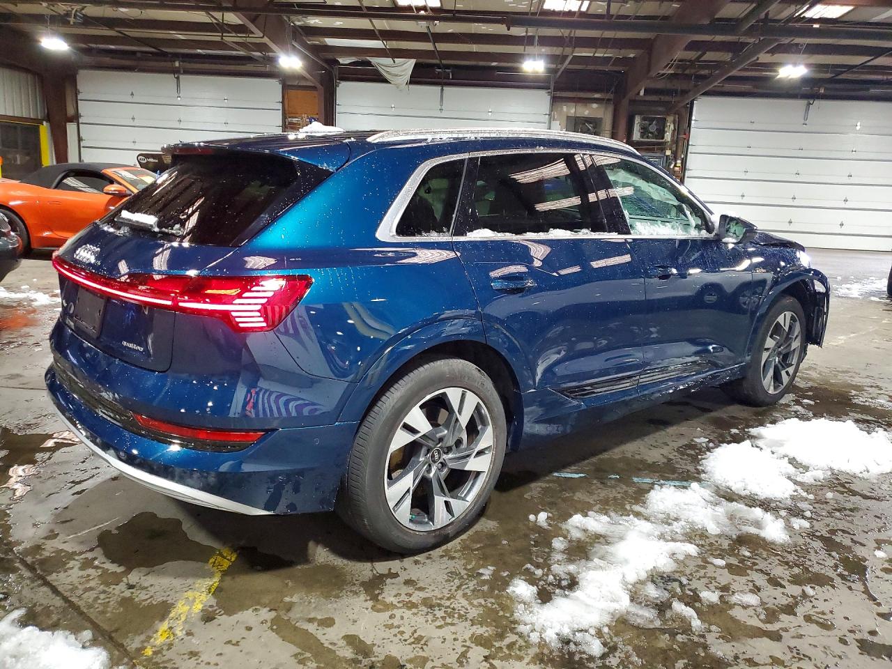 Audi e-tron Premium Plus