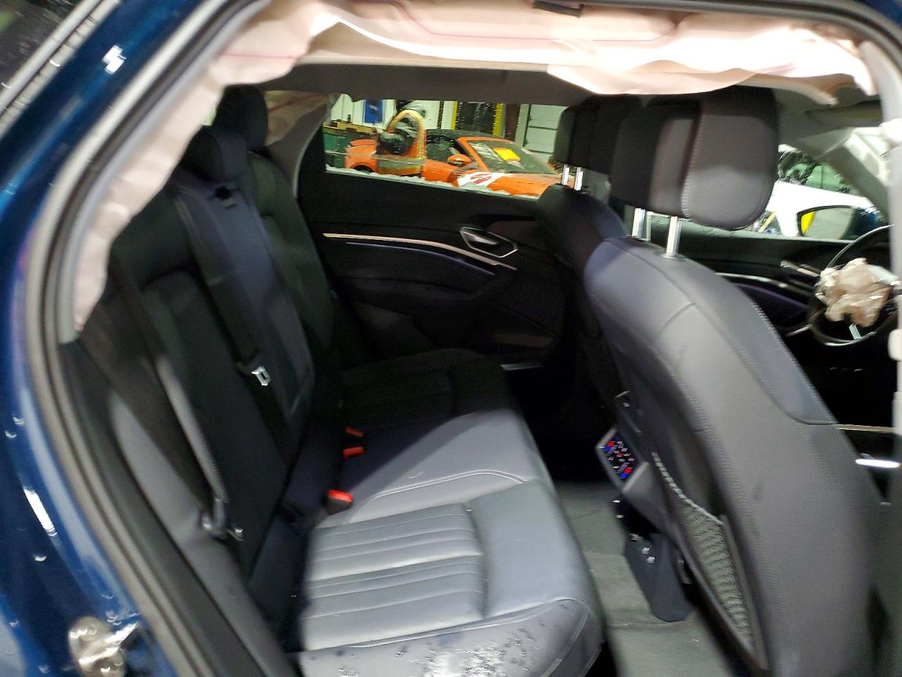 Audi e-tron Premium Plus